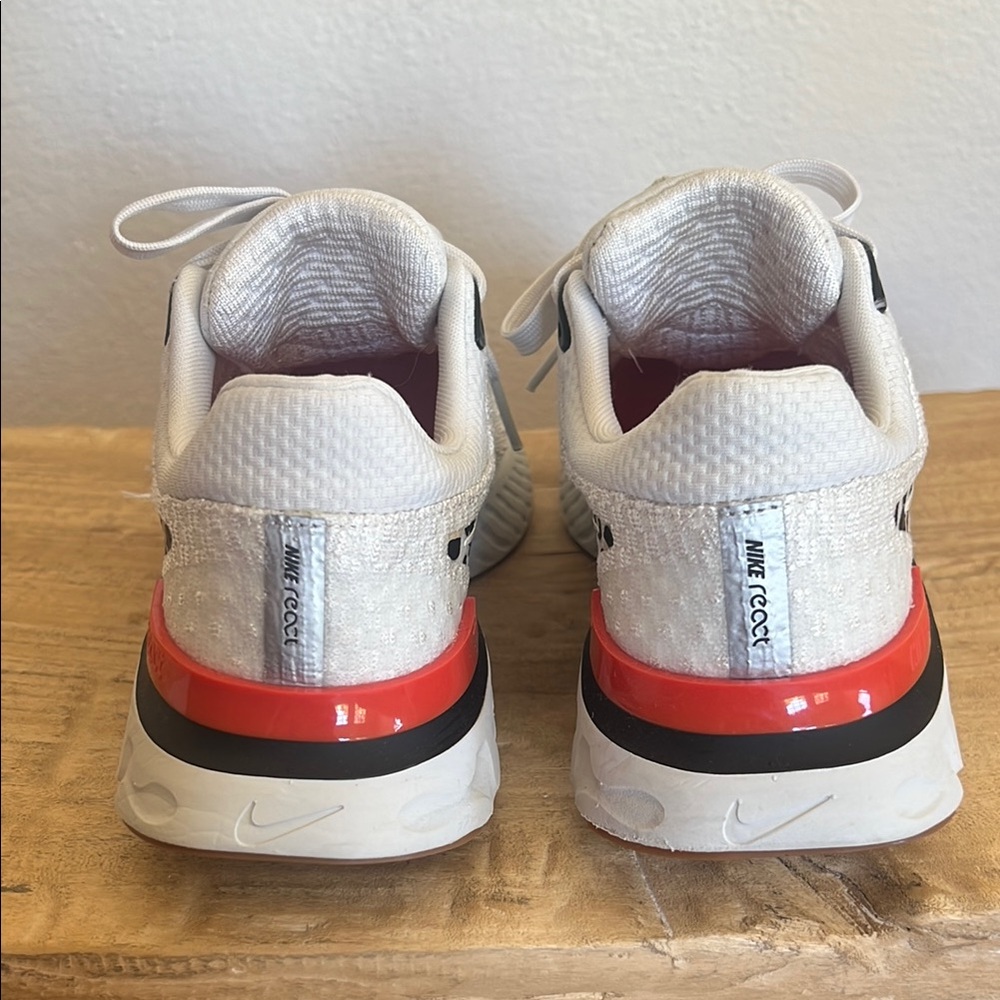 Women’s Nike React Flyknit White Athletic Sneakers with Accent Details - Picture 3 of 5